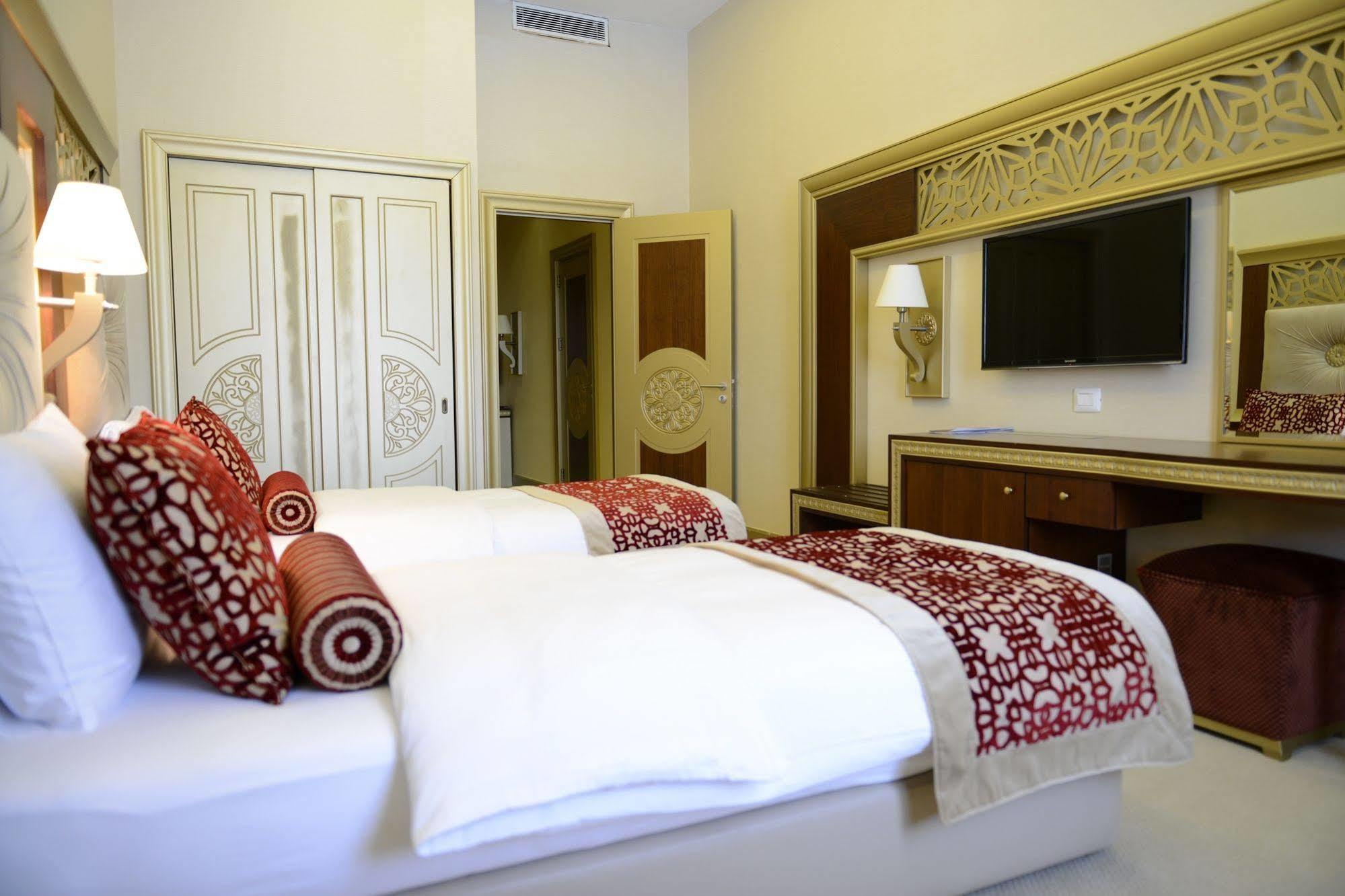 Qafqaz Karvansaray Hotel Gabala Bagian luar foto